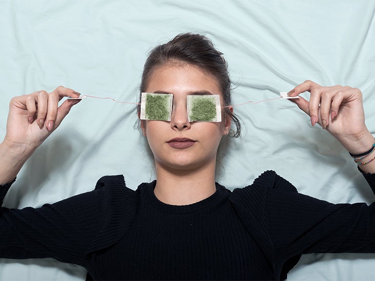 Wie man Taschen unter den Augen loswird 17 Tipps