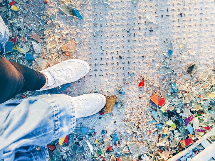 How to Get Glass Out of Foot Extraction and First Aid