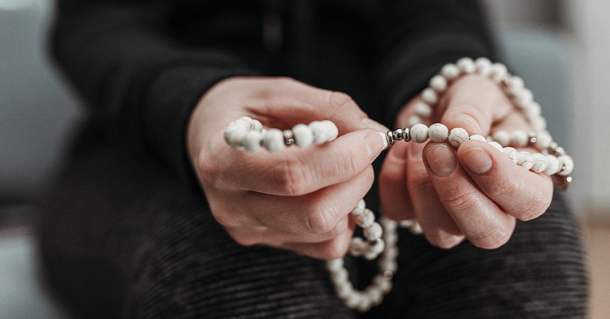 how to use meditation beads