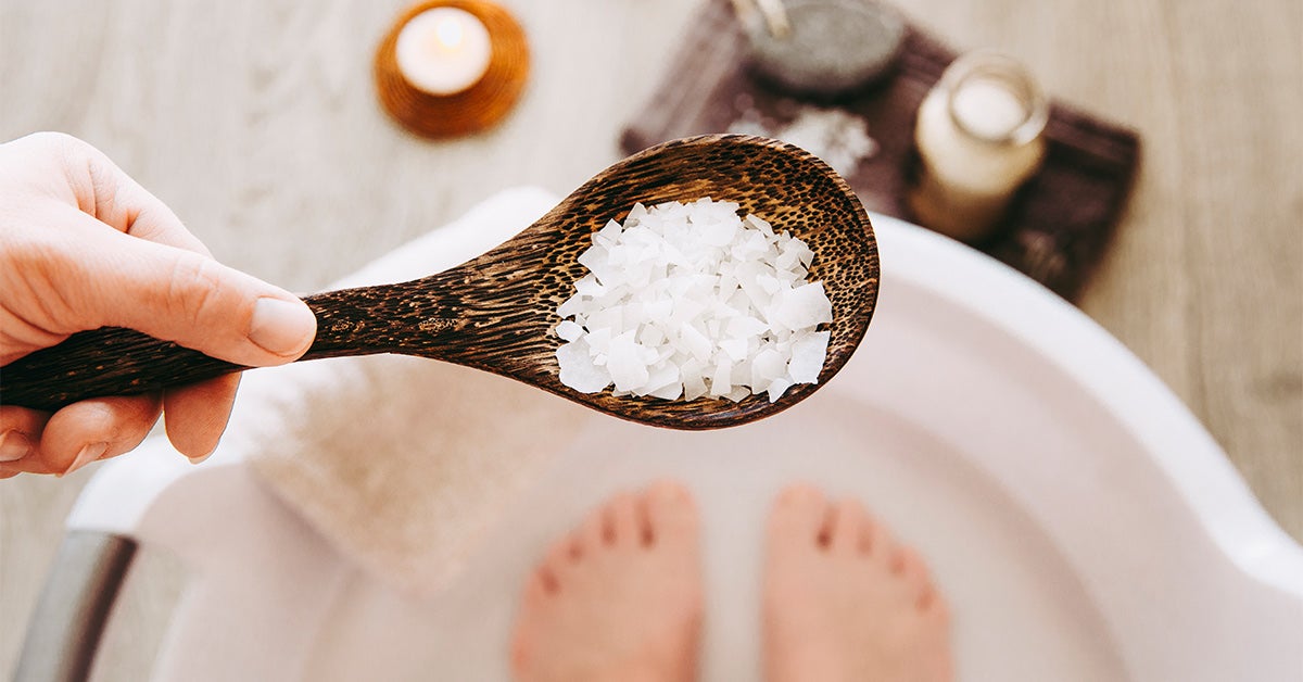 epsom-salt-and-vinegar-foot-soak-recipe