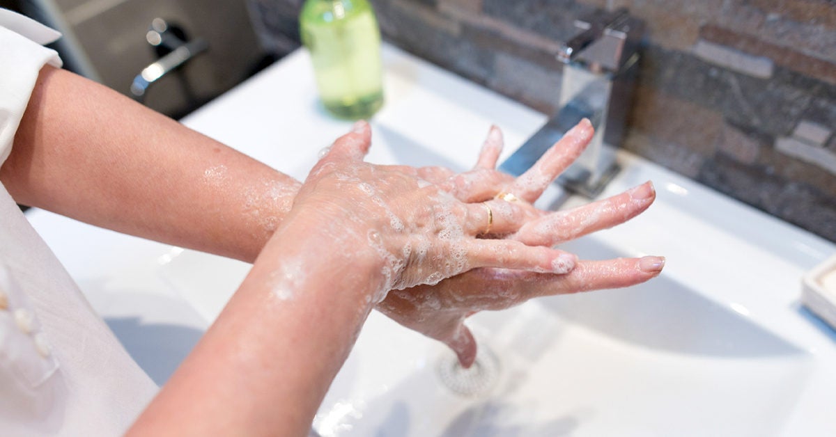infectious disease don't wash hands in kitchen sink