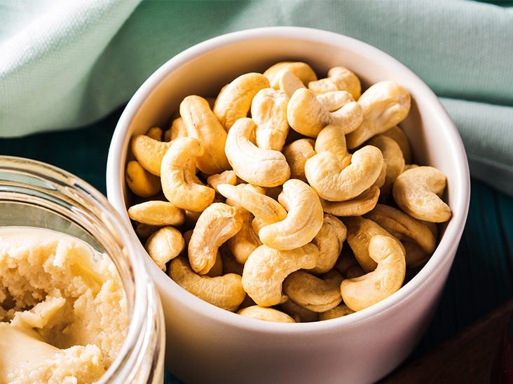 Calories in 10 cashew nuts