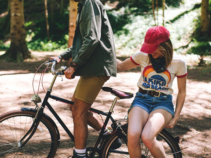 732px x 549px - First Date Ideas: Food, Drinks, Outdoor Activities, Games, and More