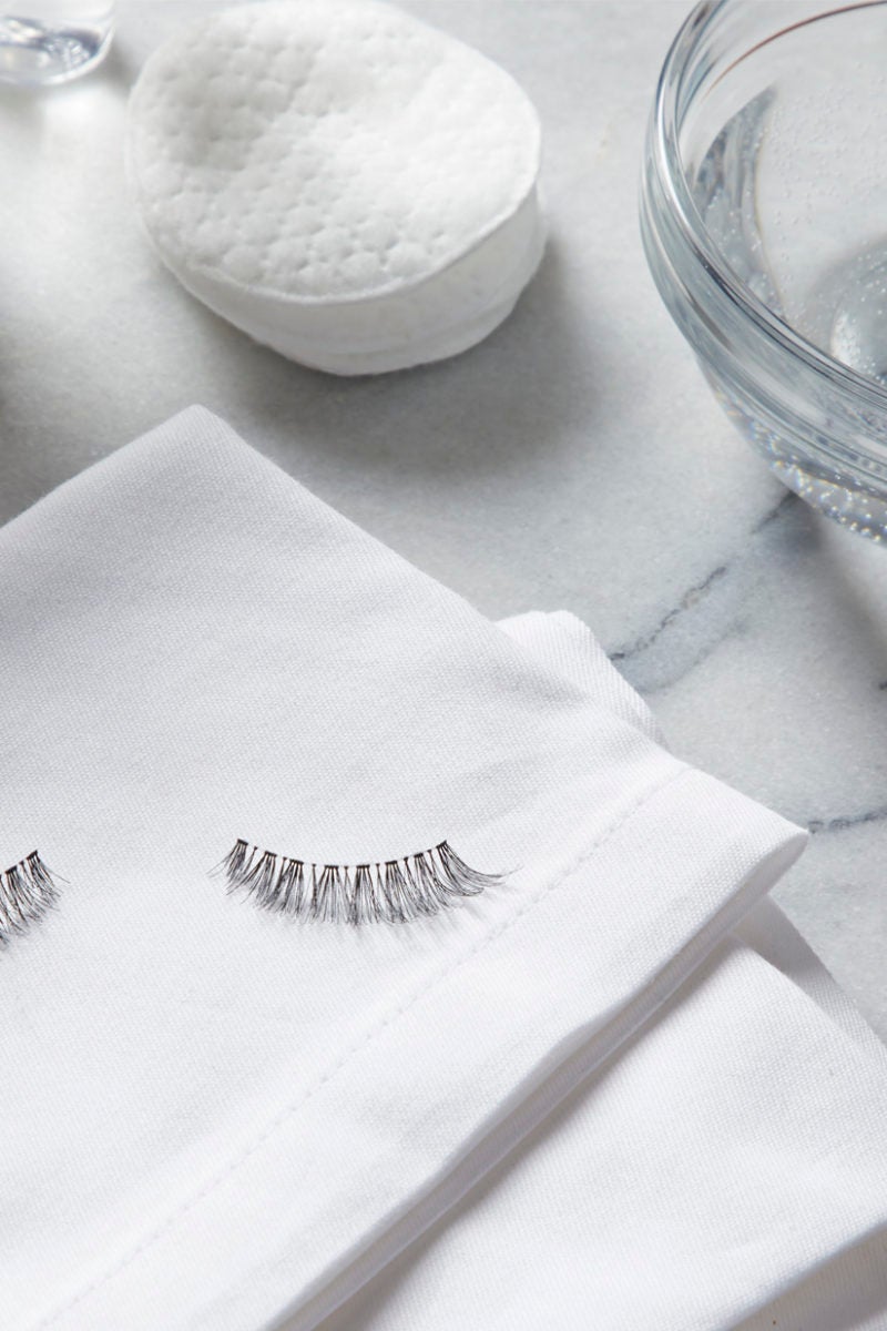 how-to-clean-false-eyelashes-the-right-way