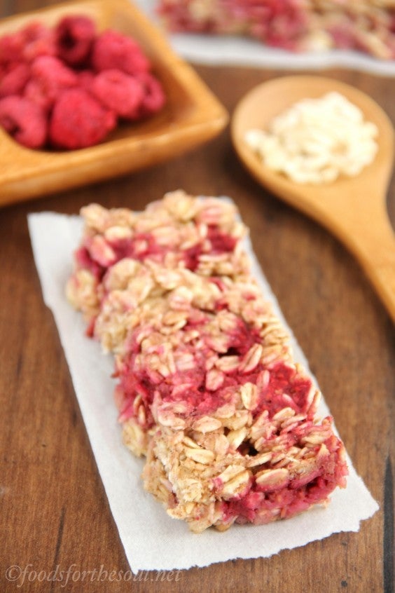 raspberry granola bars