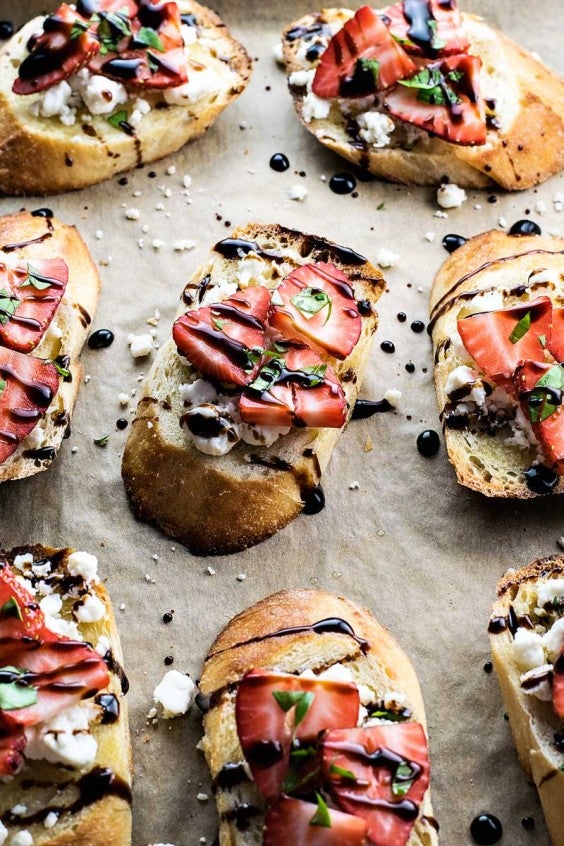 strawberry goat cheese bruschetta