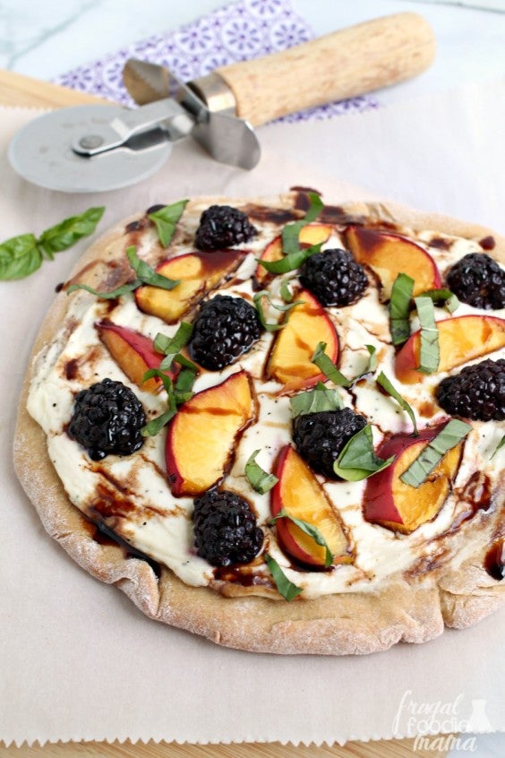 creamy cheese fruit pizza