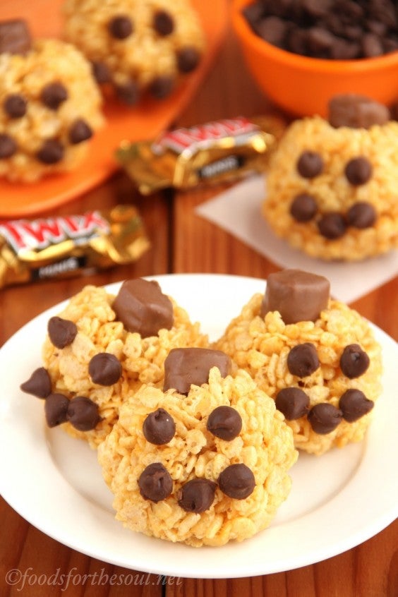 1. Jack-o'-Lantern Rice Krispie Treats