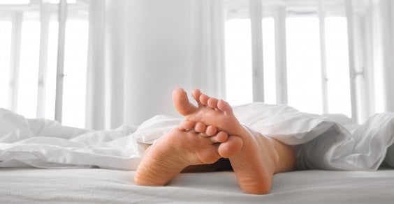 24 Tricks to Survive Hot Summer Nights (Without AC)