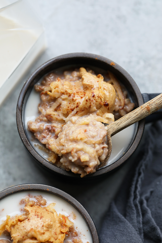 4. Crock-Pot Apple Cinnamon Steel Cut Oats