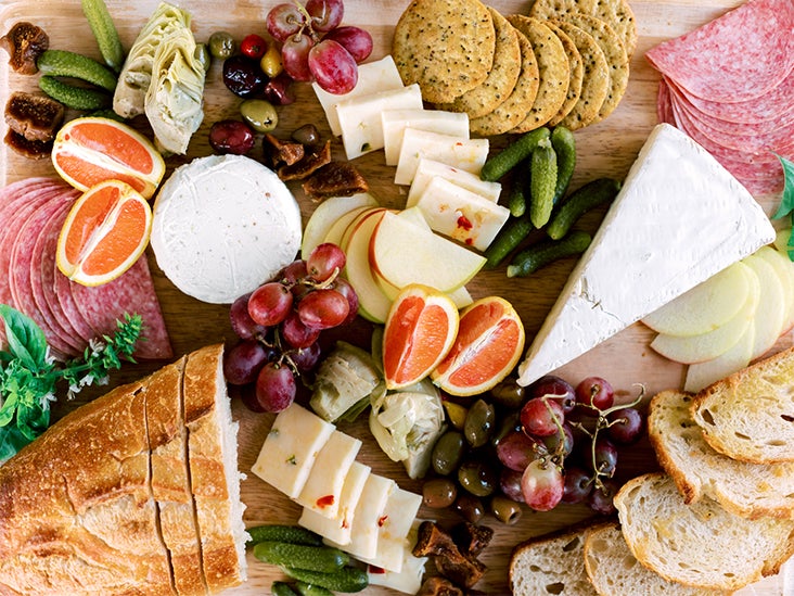 How to Make the Most Stunning Charcuterie Board