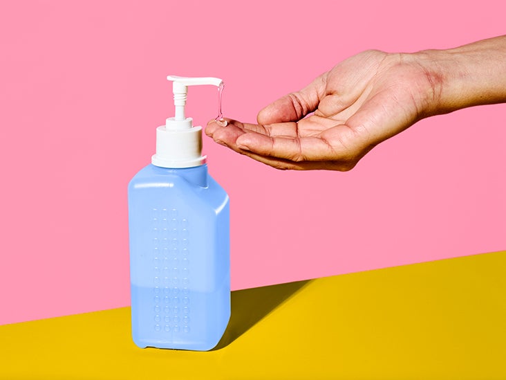 How to Make DIY Hand Sanitizer That Actually Works