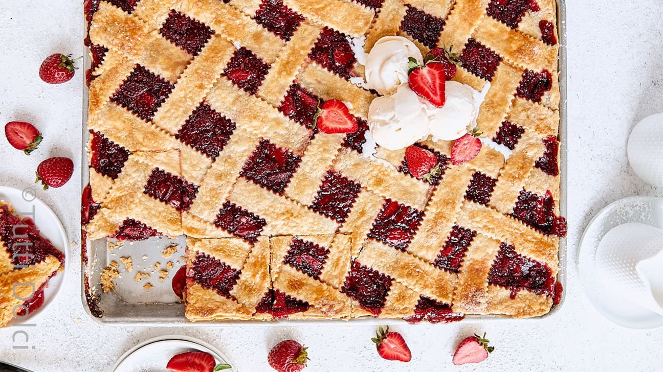 strawberry slab pie