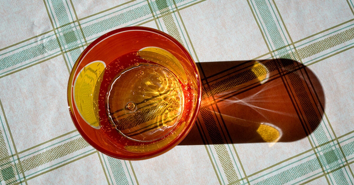 Does Sparkling Water Hydrate You? Carbonated Water and Seltzer