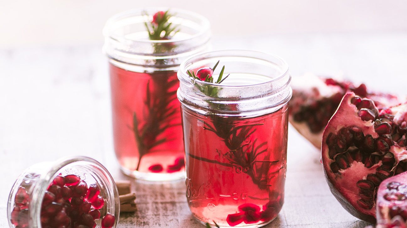 Pomegranate mulled cider