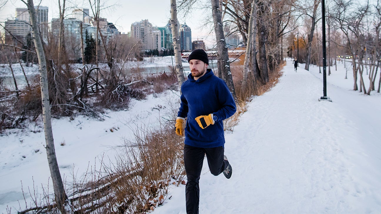 Cool Runnings Clothes and Accessories That Help You Run in Cold
