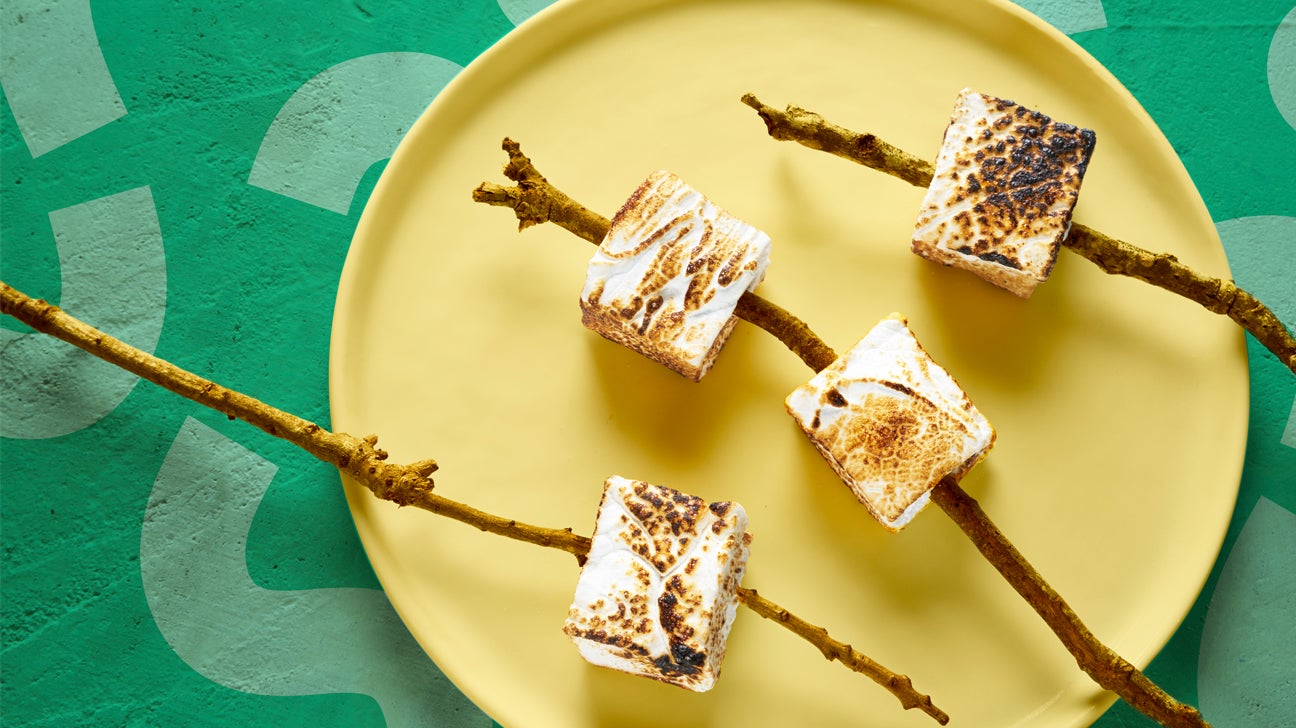 gluten-free marshmallows on sticks header