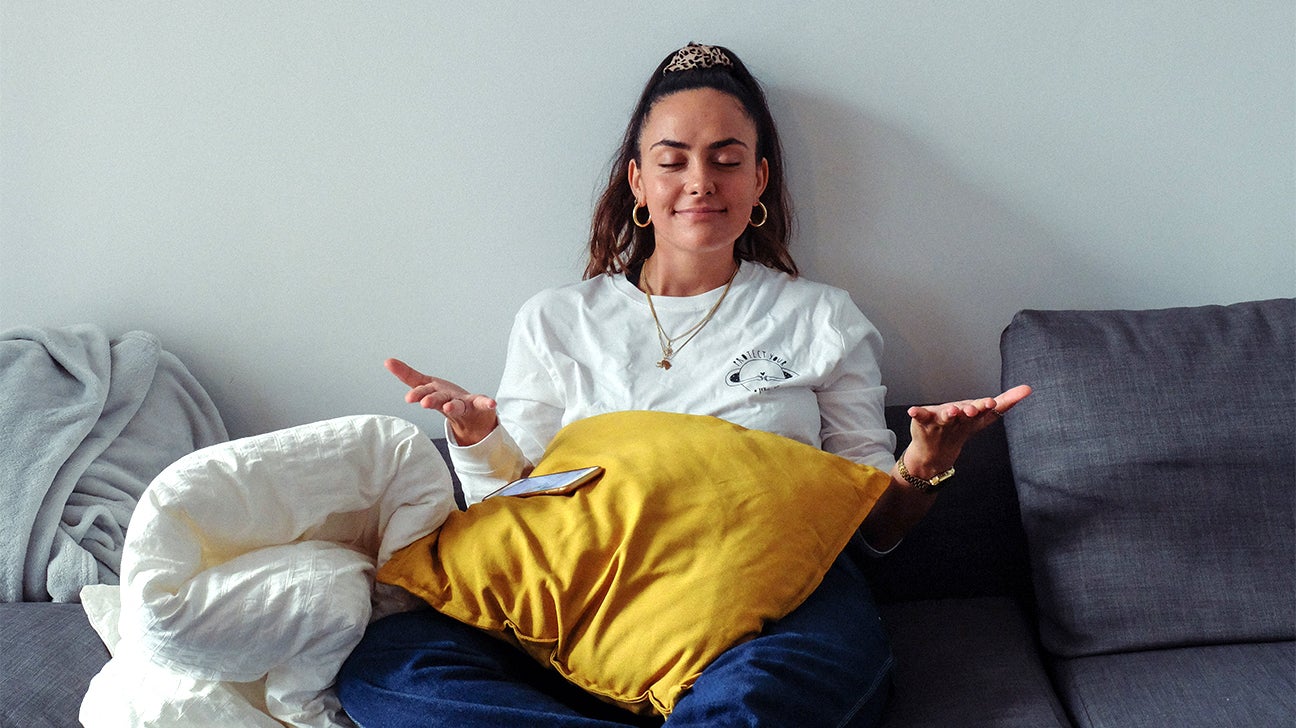 woman meditates with mindfulness exercise header