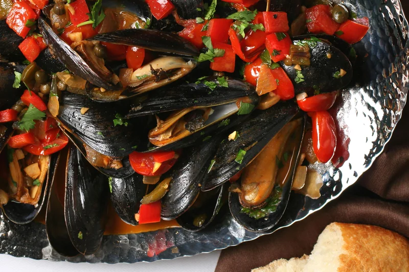 Smoked Chile Mussels