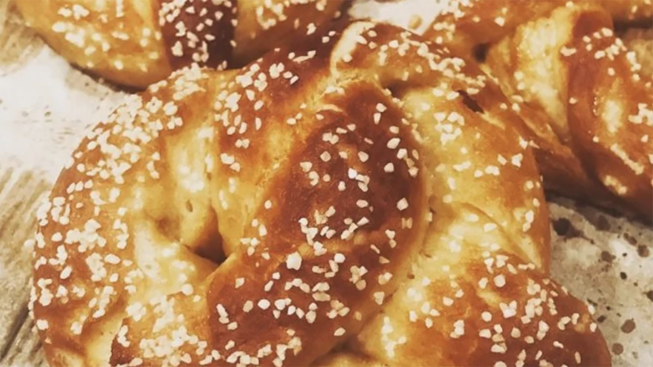 Soft pretzel close-up