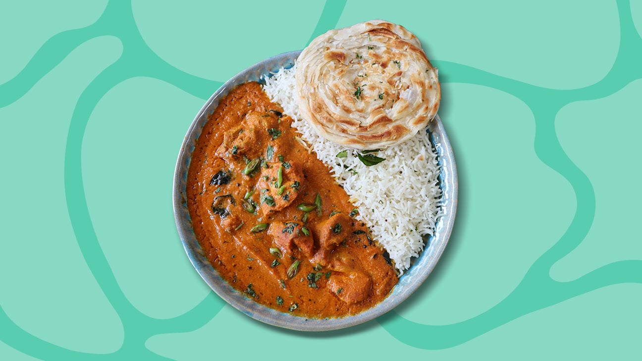 Chicken tikka masala with rice and naan