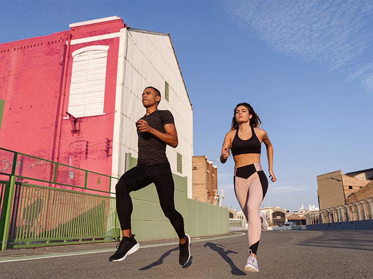 Warm Up Before You Weight! Here Are 9 Pre-Weightlifting Exercises