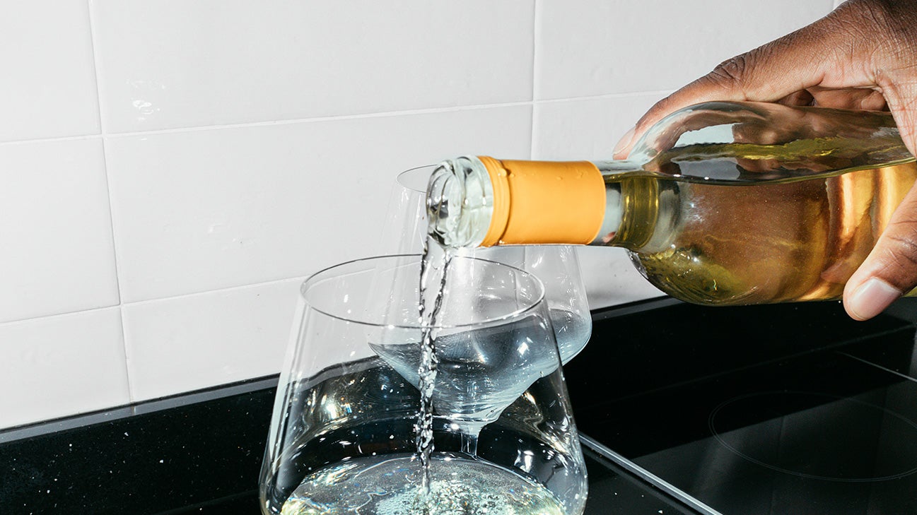 4 Ways to Open a Wine Bottle