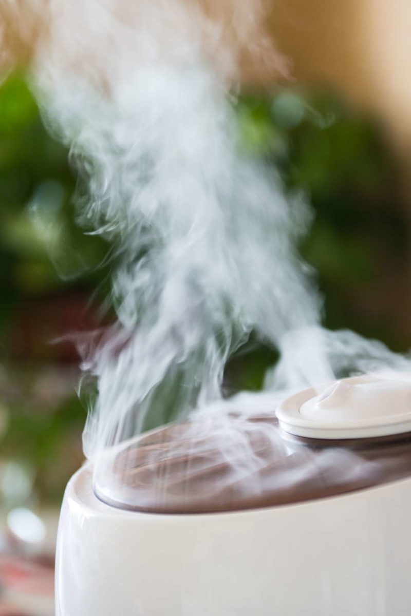 5 humidifier uses: Benefits and risks