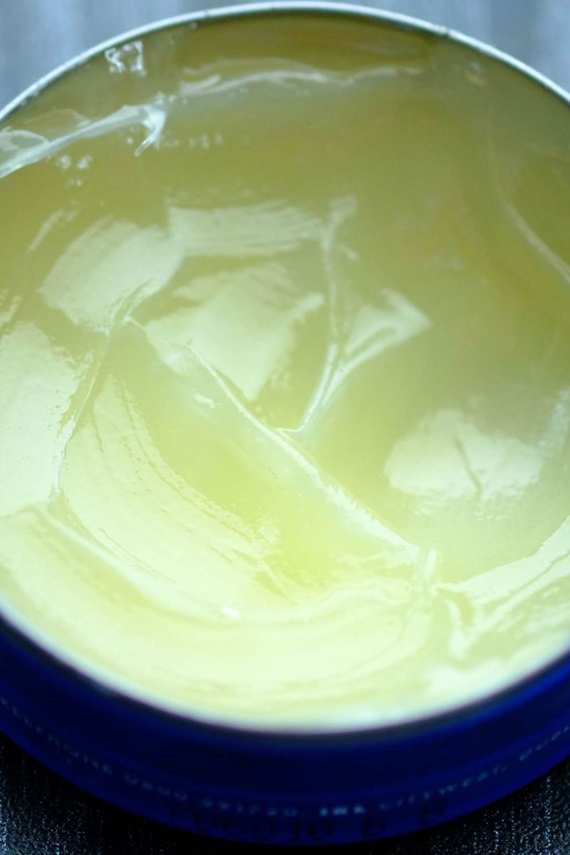 6 uses and benefits of petroleum jelly