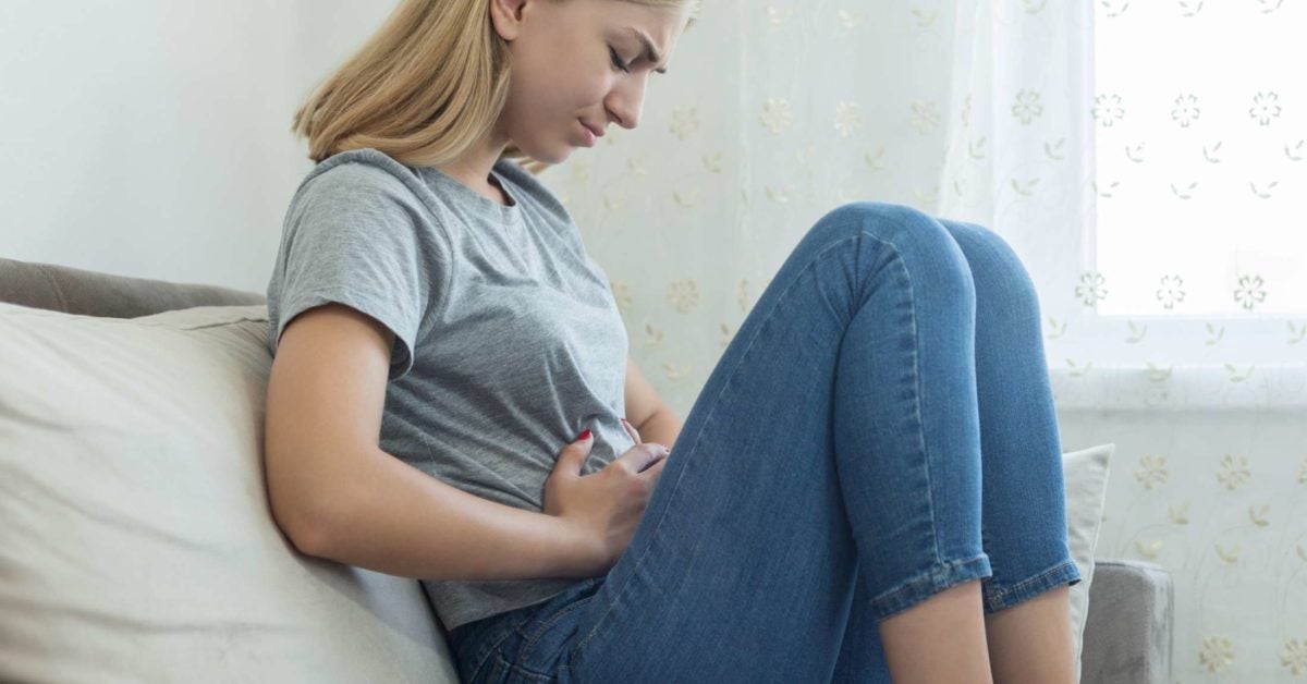 Stomach pain when breathing Causes and when to see a doctor